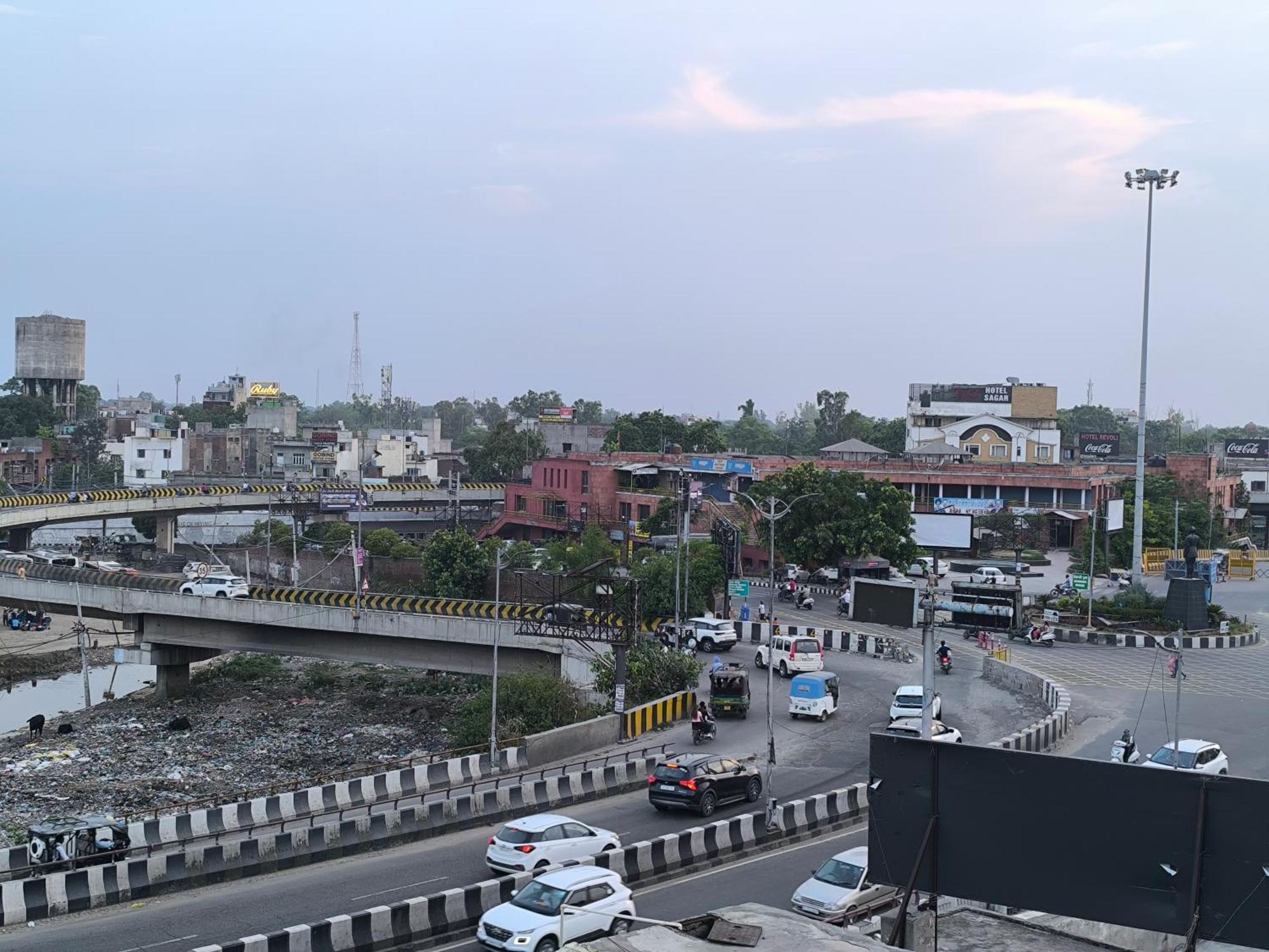 Hotel Jogi Guest House Welcome All Families, Friends, Groups, Couples, Singles Fully Airconditioner, Attach Washrooms, Lift, Wifi, 24 Hours Room Service, Power Backup Amritsar Exterior foto