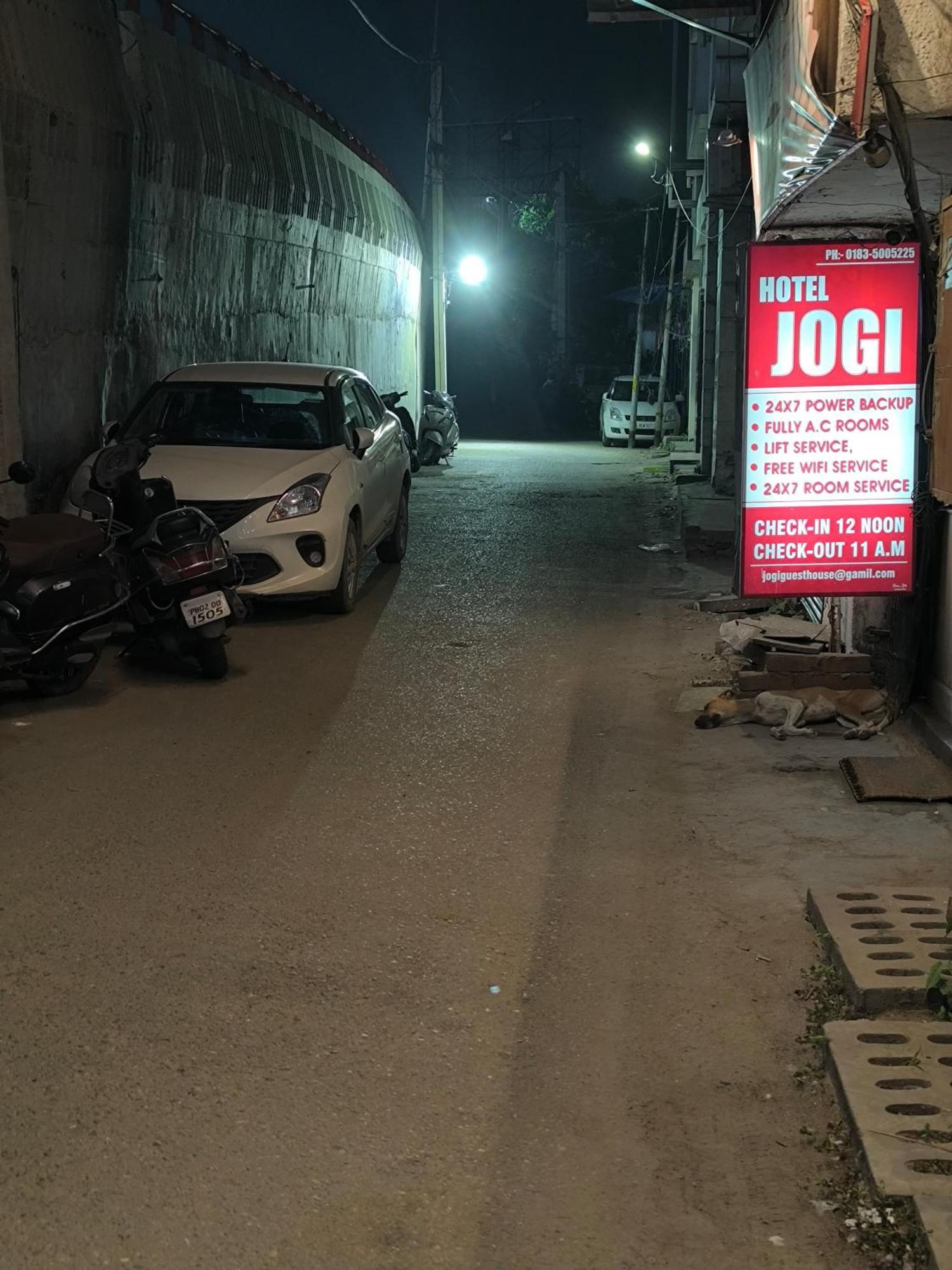 Hotel Jogi Guest House Welcome All Families, Friends, Groups, Couples, Singles Fully Airconditioner, Attach Washrooms, Lift, Wifi, 24 Hours Room Service, Power Backup Amritsar Exterior foto